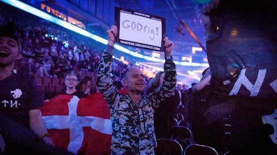 前行者电竞鼠标成为ESG战队官方合作伙伴